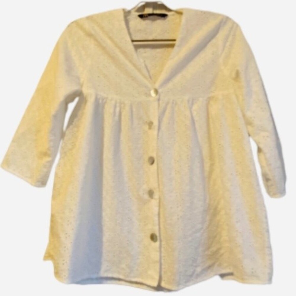 Women's Zara EYELET 3/4 Sleeve Top Size S-M